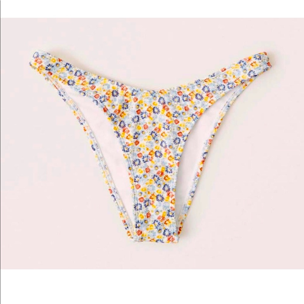 Ambercrombie & Fitch bikini TOP IS XS